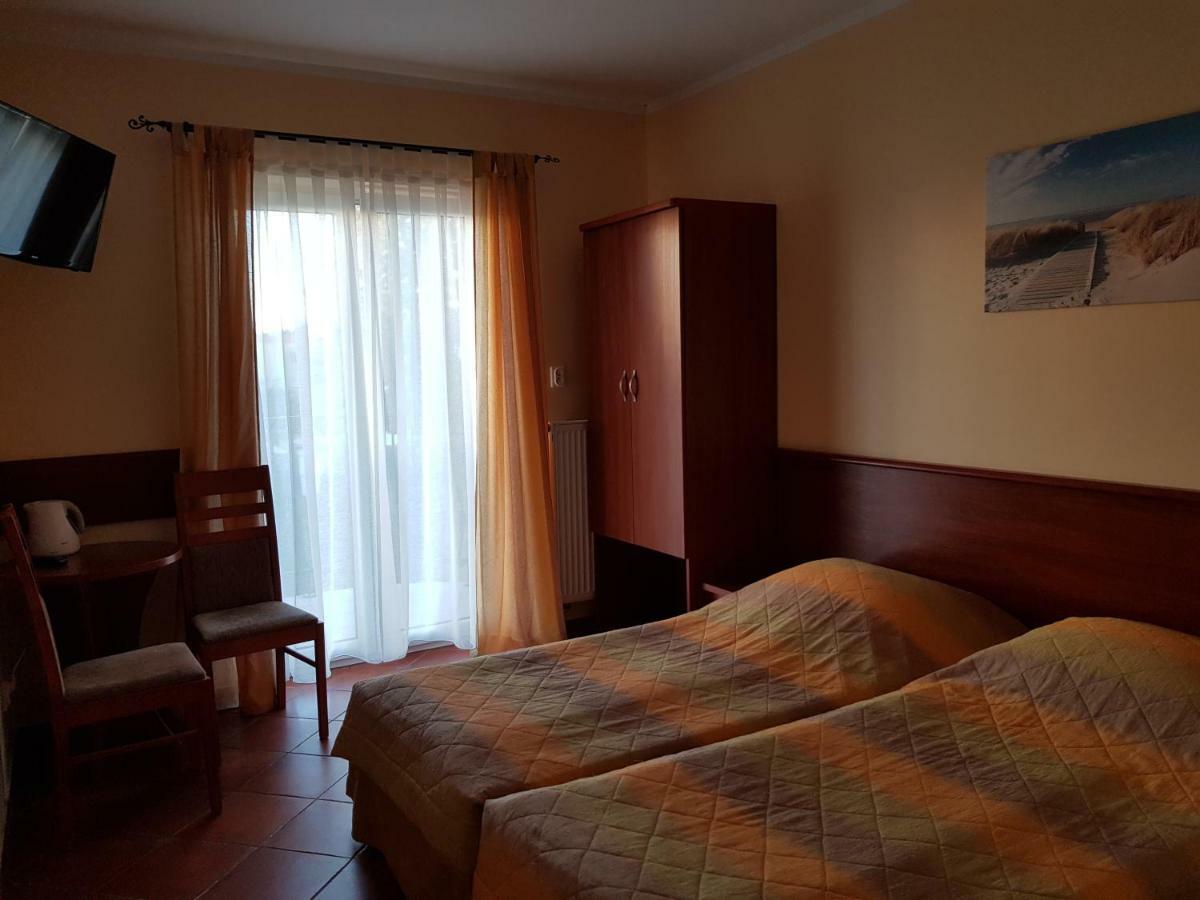 Posejdon Bed & Breakfast Ustronie Morskie Luaran gambar